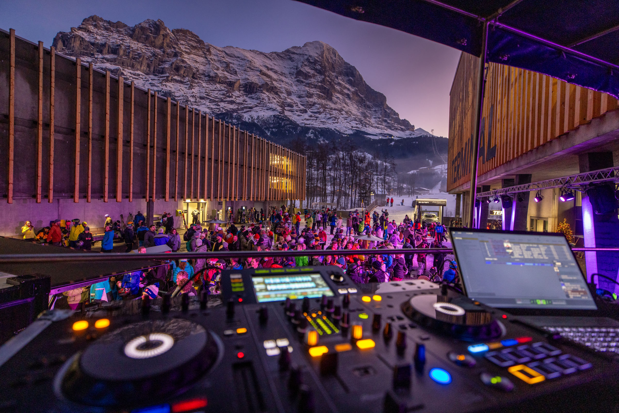 After Slopes Sounds SEASON END スイス政府観光局