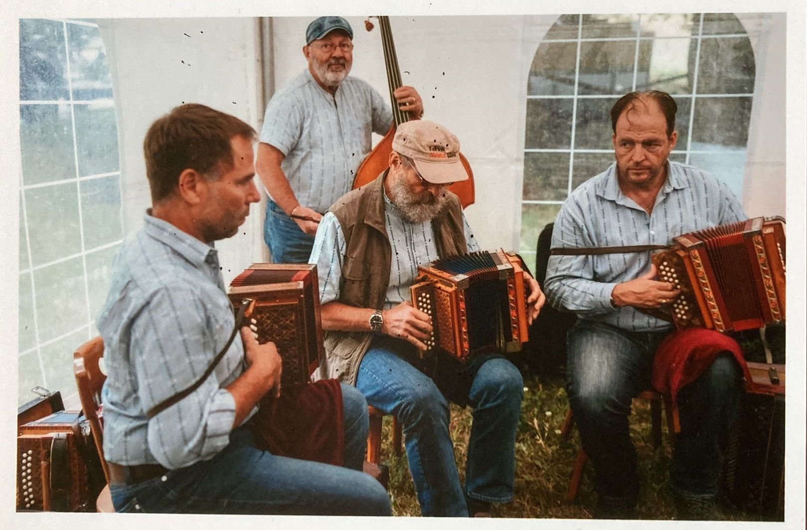LIVE MUSIC FEST MIT DE BÄRGBÜEBU