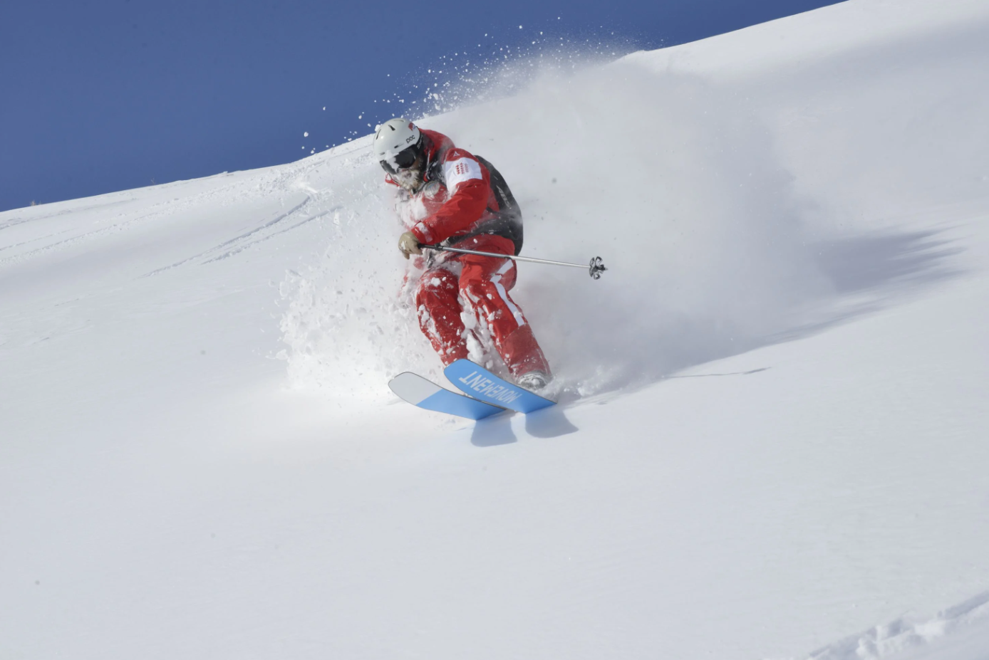 Descente en freeride depuis la crête du Hockenhorn