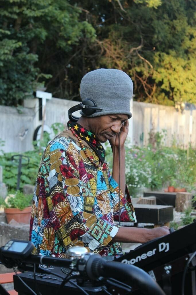 Dj Ras Le Réveil des Archives sonores #31 : passage de disques par DJ Ras Mali ...