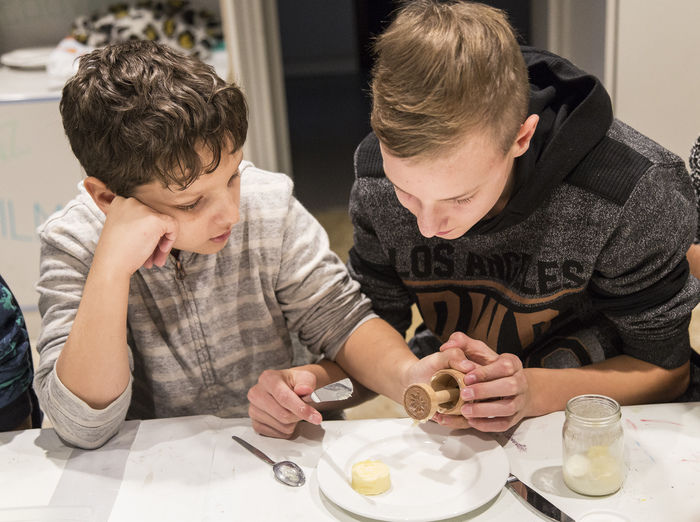 Kinderclub «Hausgemachte Butter fürs Pausenbrot» | Suiza Turismo