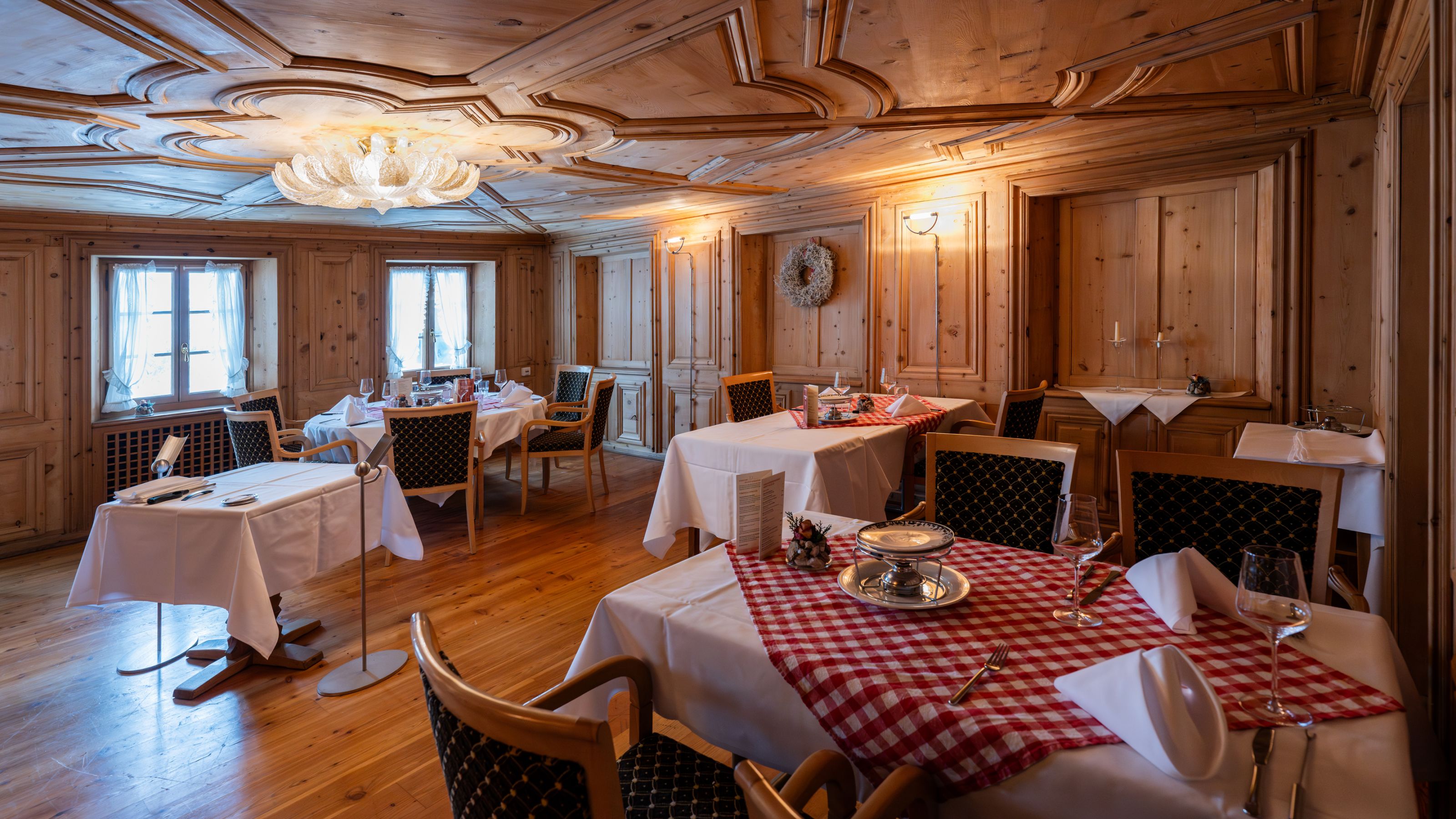 Precise Tale Seehof Davos Fondue Stuben Schweiz Tourismus