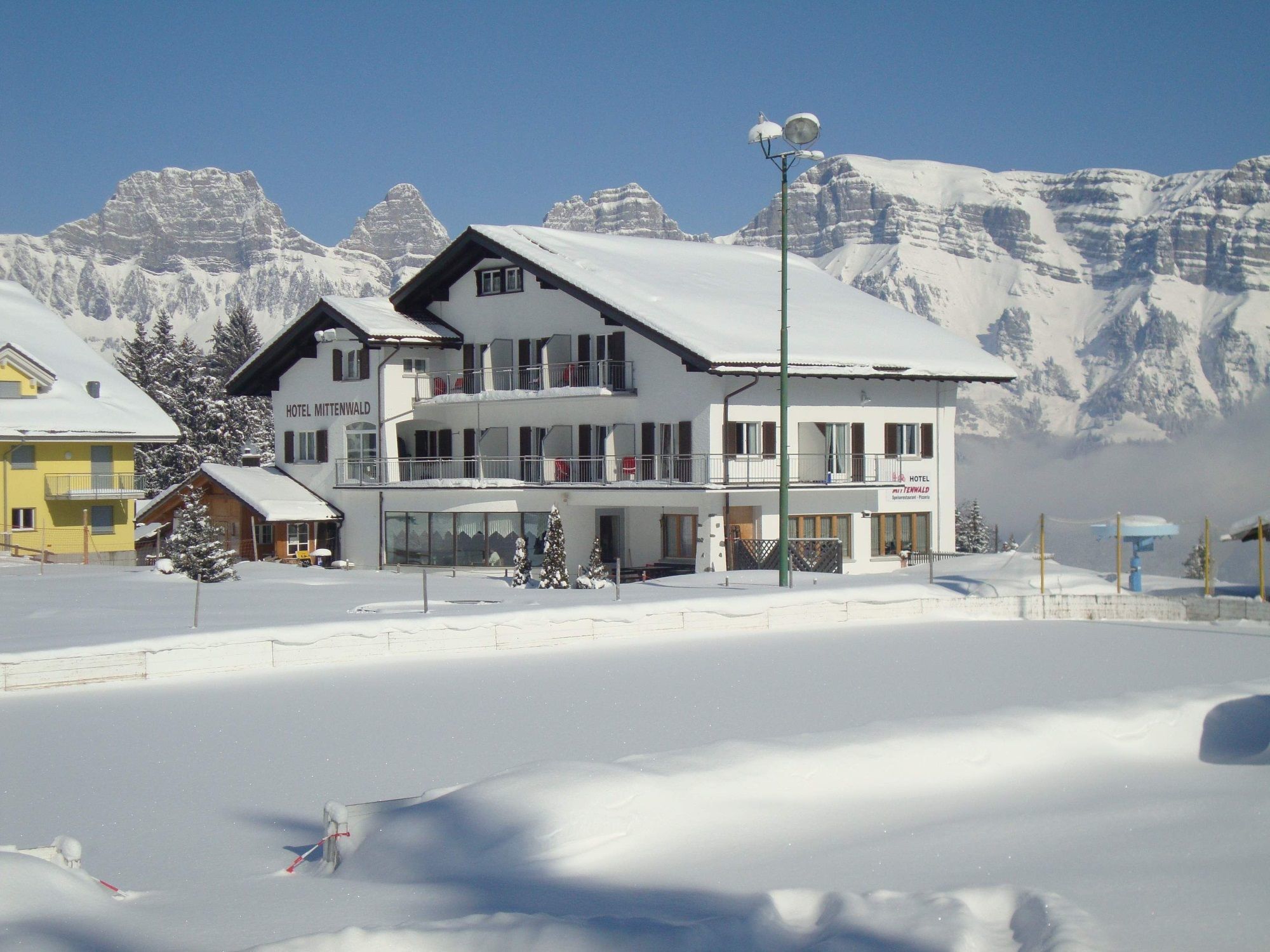 HotelPizzeria Mittenwald Schweiz Tourismus