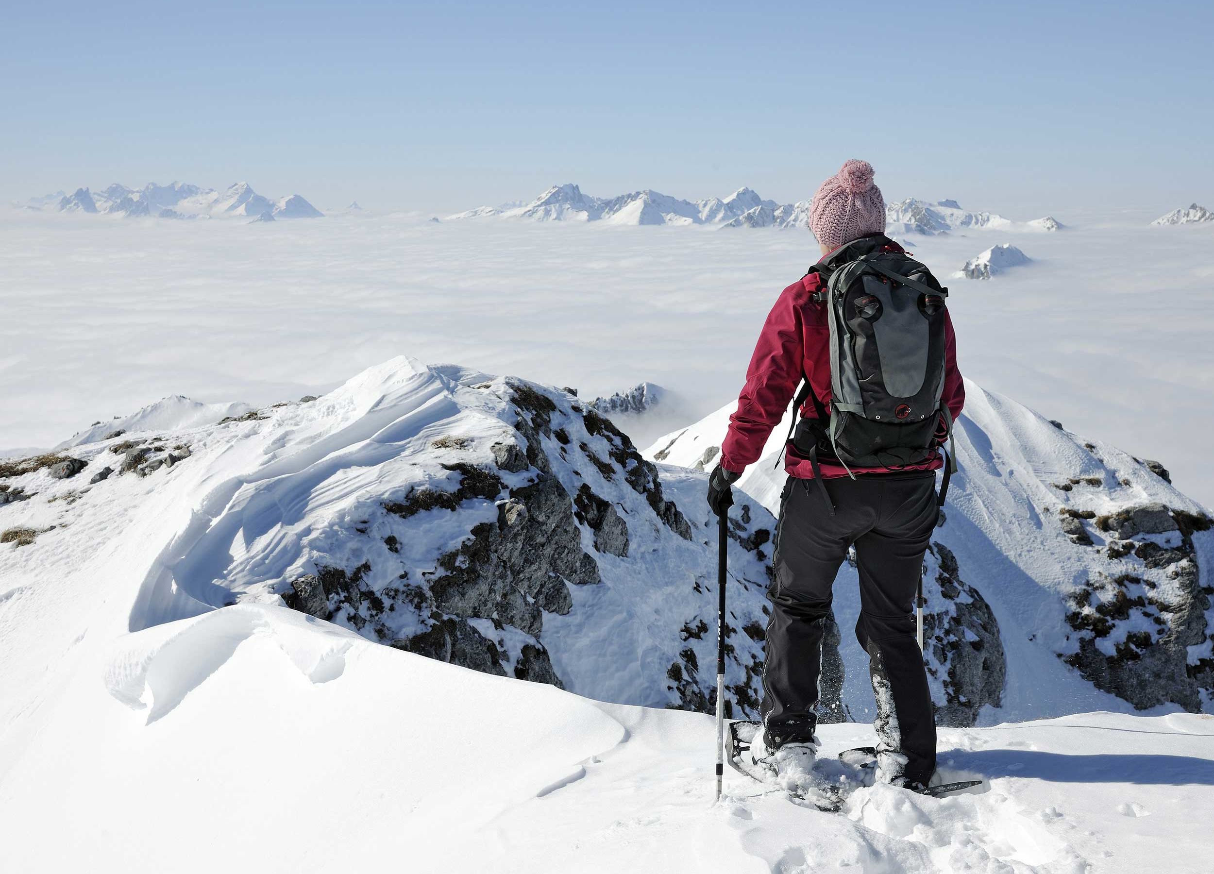 Winter hiking at Stockhorn