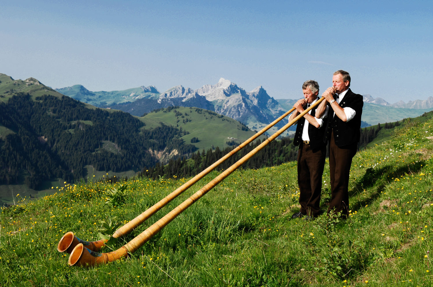 알프호른(alphorn) – 자연의 소리 | 스위스관광청