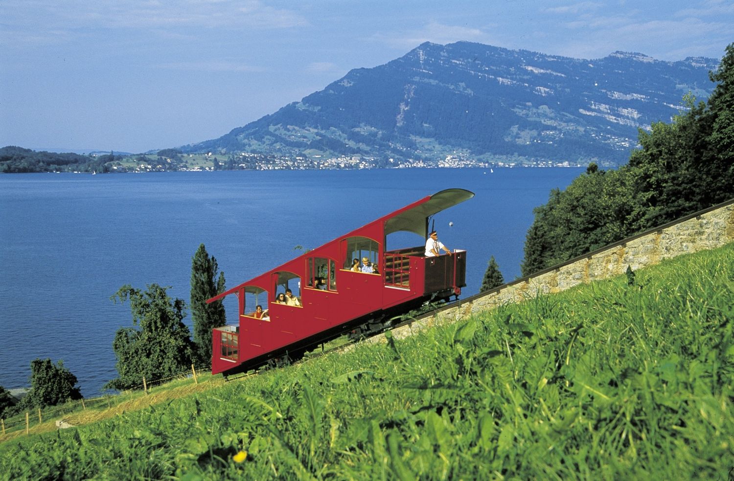 Funicular, cliff walk and mechanical lifton the Bürgenstock | Switzerland Tourism