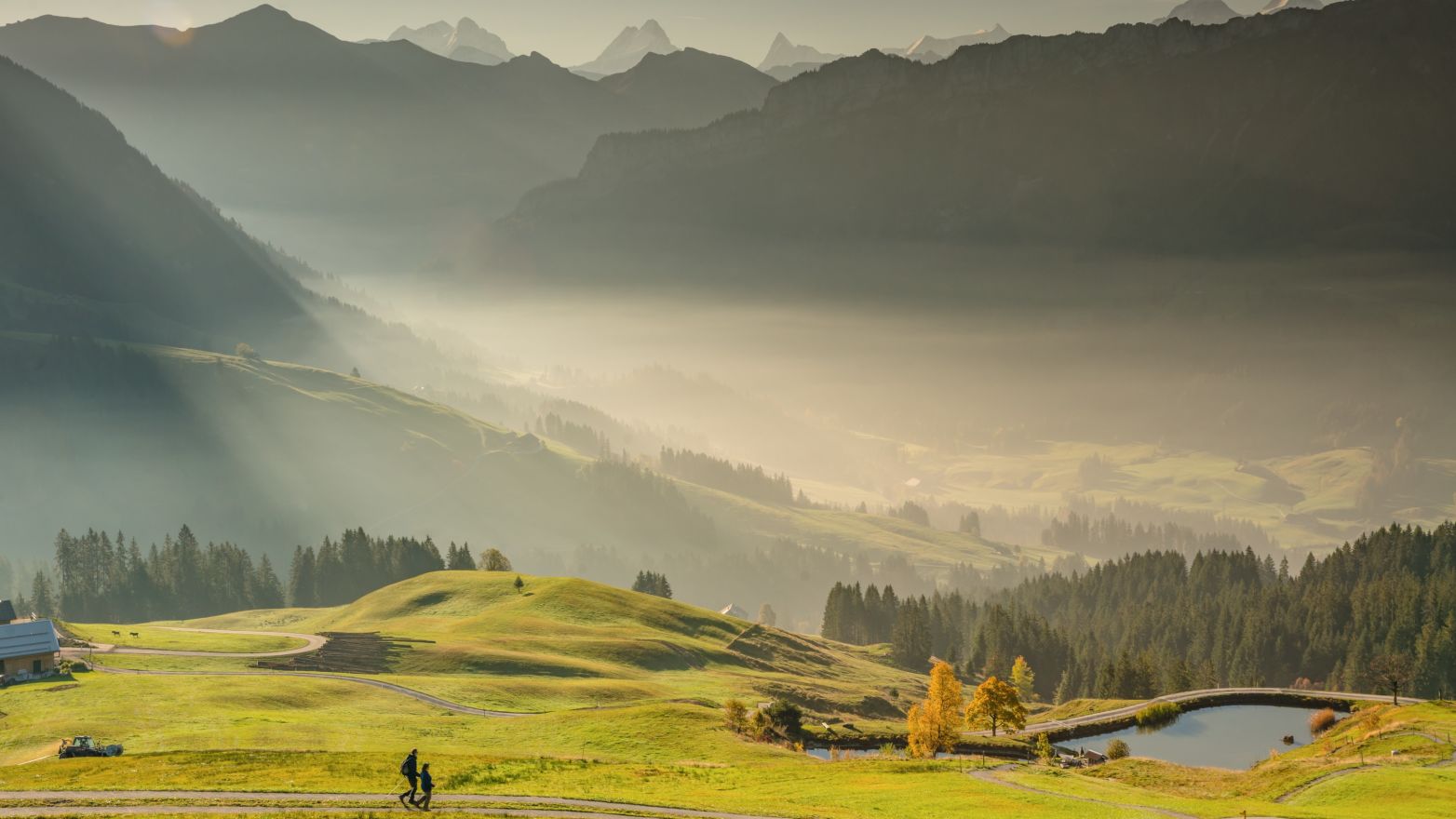 Marbachegg, Seeli, Luzern-Vierwaldstaettersee, Herbst, Berg, Panorama, Naturpark/Reservat, Wiese, Schnee, Wald, Bergsee, Paar, Wandern, Morgenstimmung